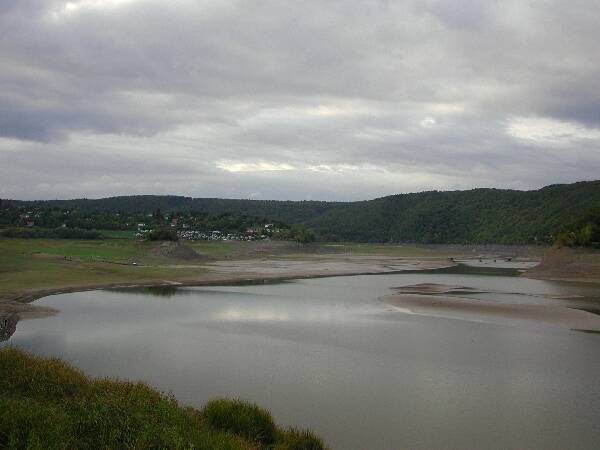 Blick auf Liebesinsel, Alt-Bringhausen und Brücke nach Scheid